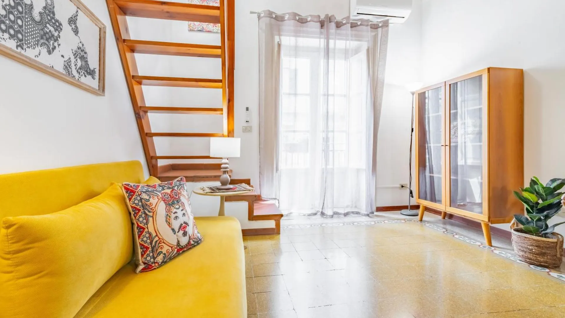 The Traveller'S House - Palermo Station Apartments 0*,  Ιταλία